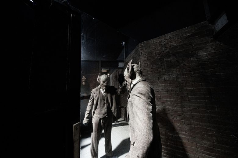 The SAW Maze immerses thrill-seekers in the twisted world of the infamous movie franchise