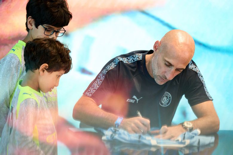 Pablo Zabaleta signs autographs for Manchester City fans in the UAE