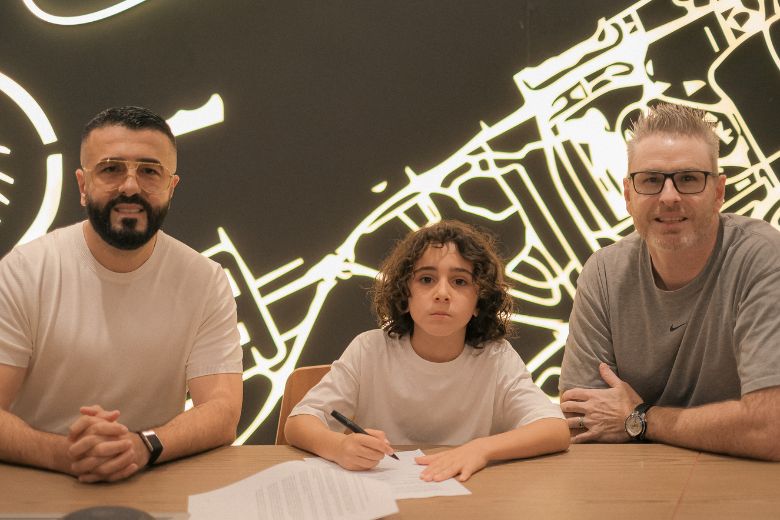 Zayn Ali Salman, signing contract with NIKE