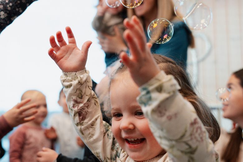 Nursery classroom promoting collaboration between parents and teachers